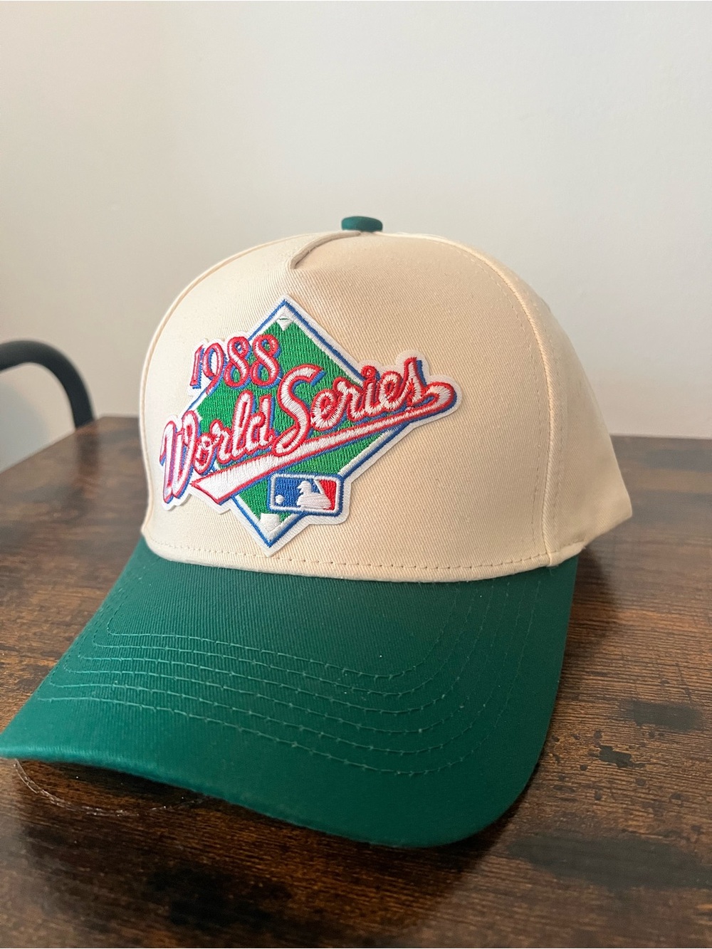 Never Worn - MLB 1988 World Series Two-Tone Logo Cap - Cream and Green